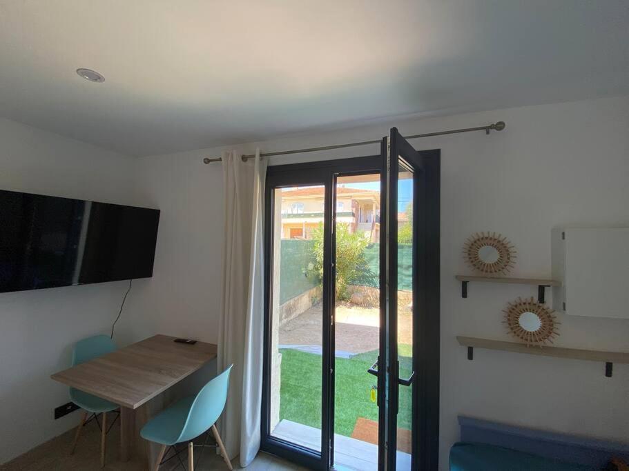 F2/4 Pers Plage-Commerces A Pieds-Parking Prive Saint Aygulf Exterior foto